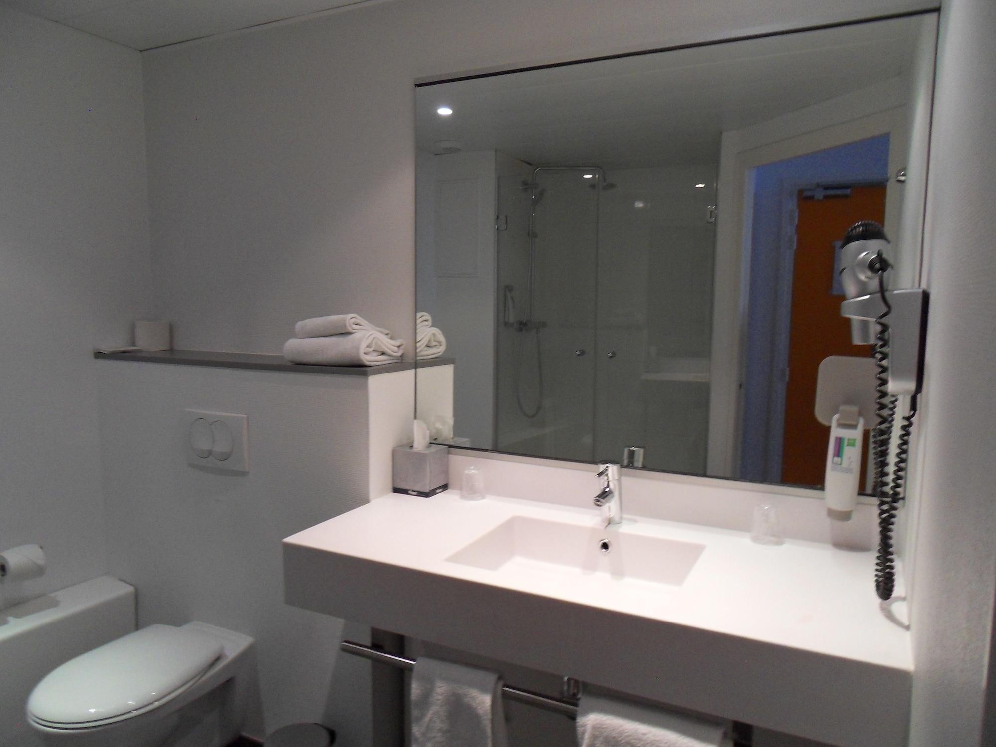 Ibis Styles Grenoble Centre Gare Hotel Exterior foto