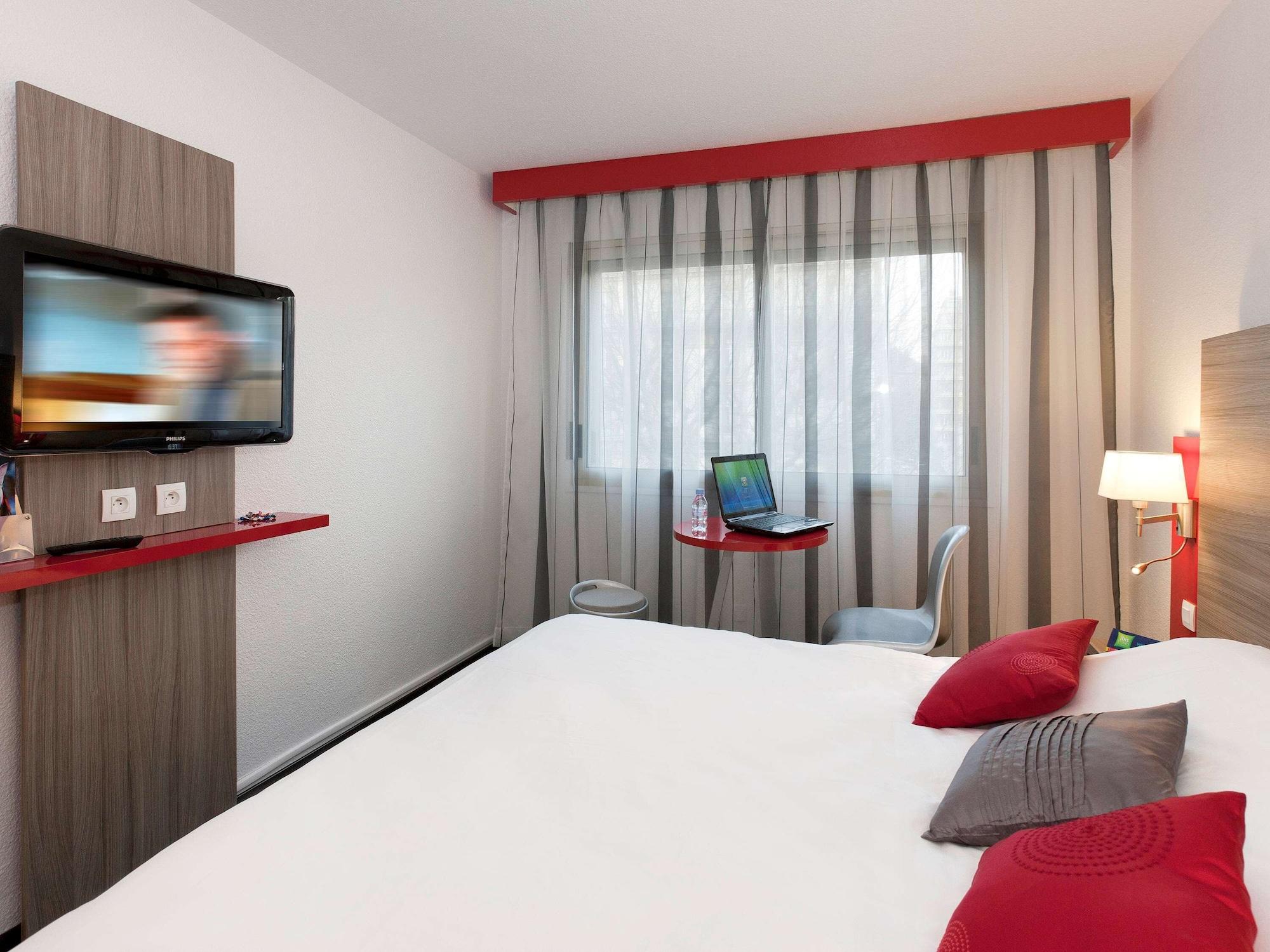 Ibis Styles Grenoble Centre Gare Hotel Exterior foto