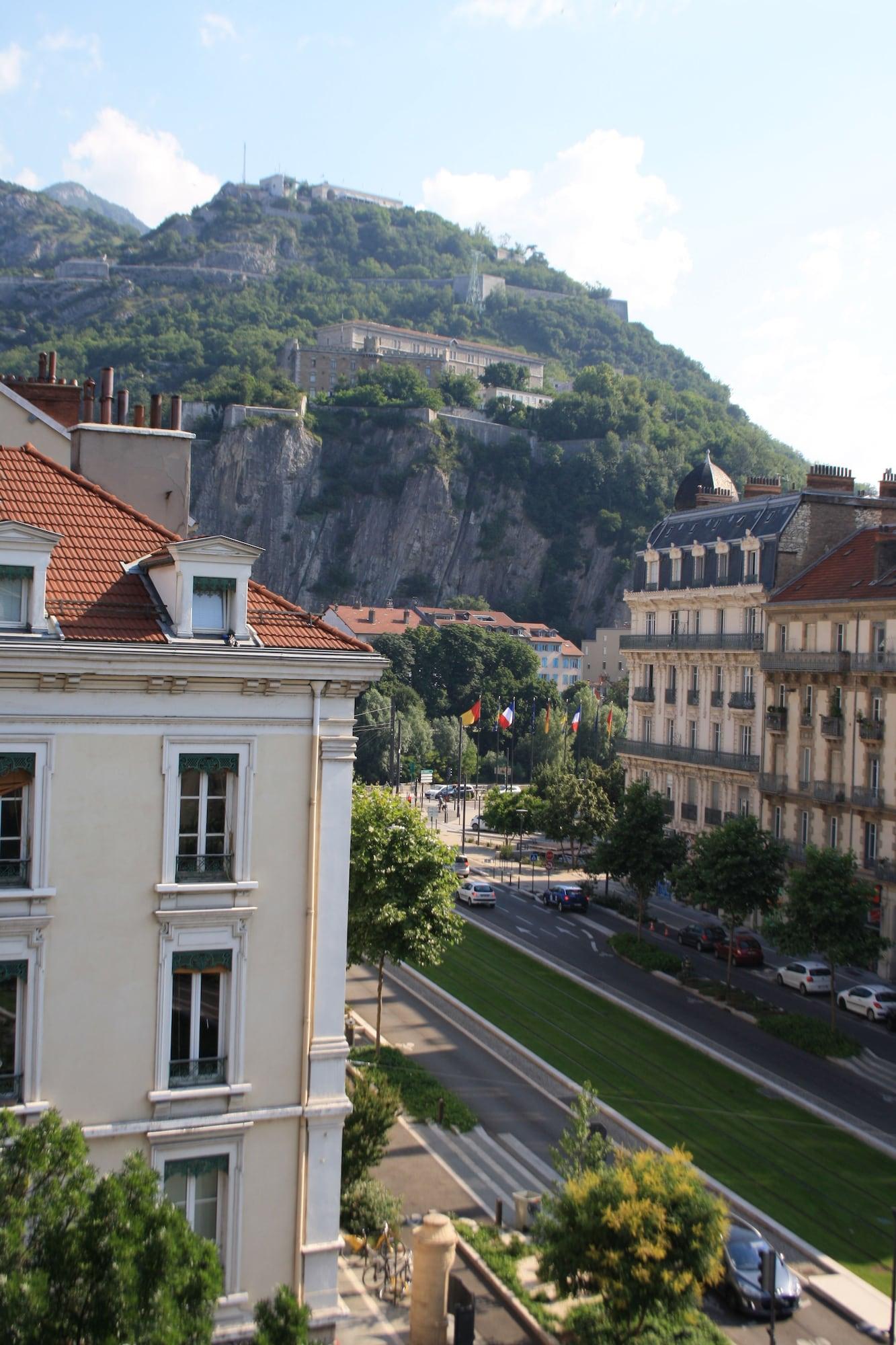 Ibis Styles Grenoble Centre Gare Hotel Exterior foto